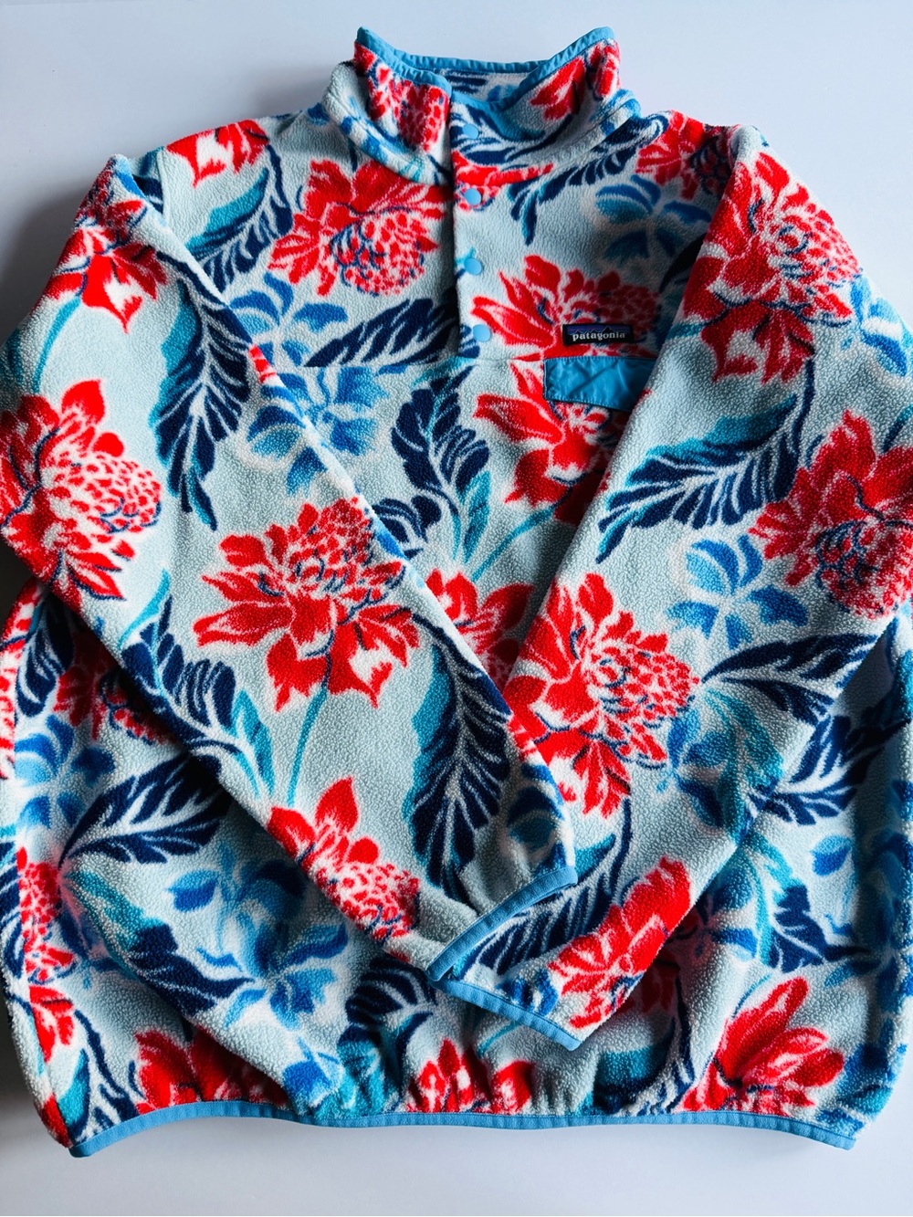 Patagonia women’s lightweight Synchilla fleece Manoa Dusk Blue Hawaiian Floral